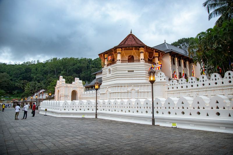 Temple of the Tooth, Kandy